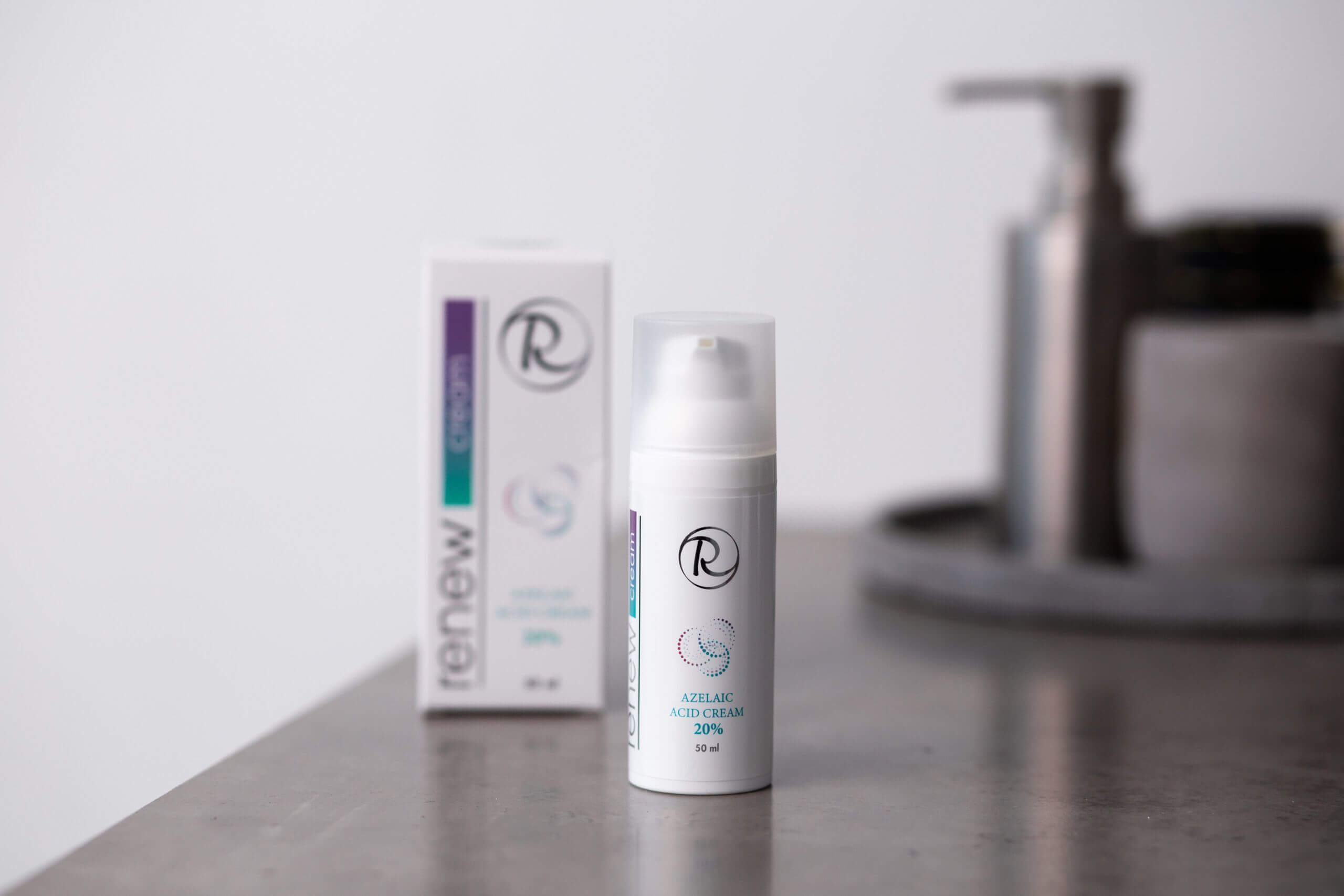 スキンケア　化粧 НОВИНКА Azelaic Acid Cream 20%– Renew – профессиональная